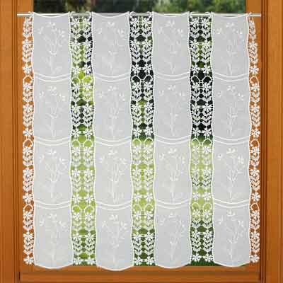 Etamine and macrame window curtain flowers