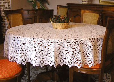 Tradition round macrame lace tablecloth